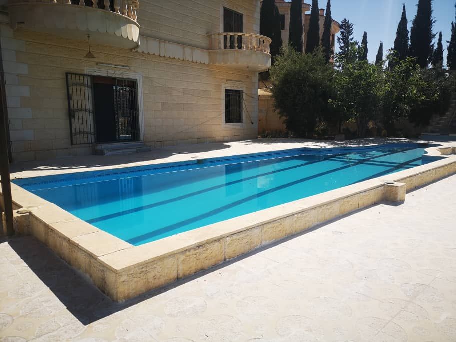 فيلا بإطلالة جبلية في أشرفية وادي بردى