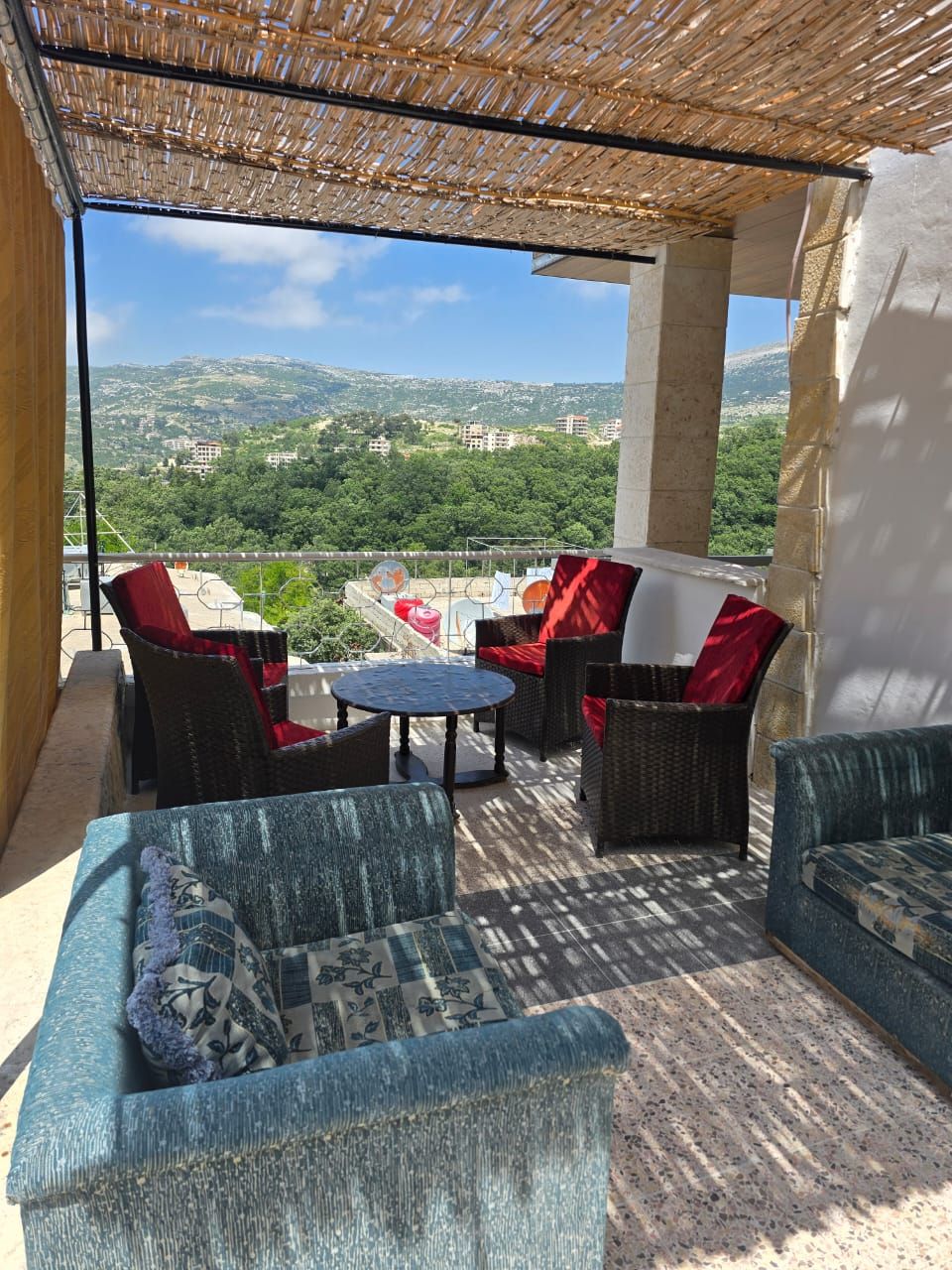 Slanfah Mountain Apartment with Balcony View
