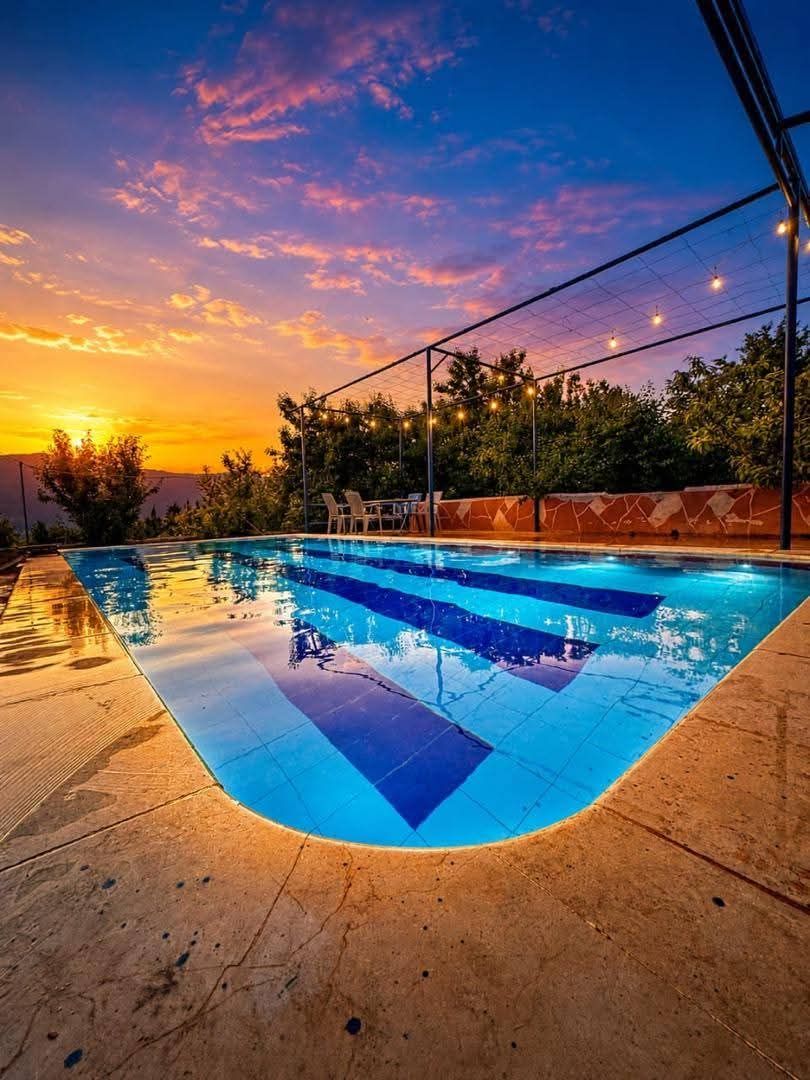 Villa Maria – 5 Bedrooms and Mountain Views