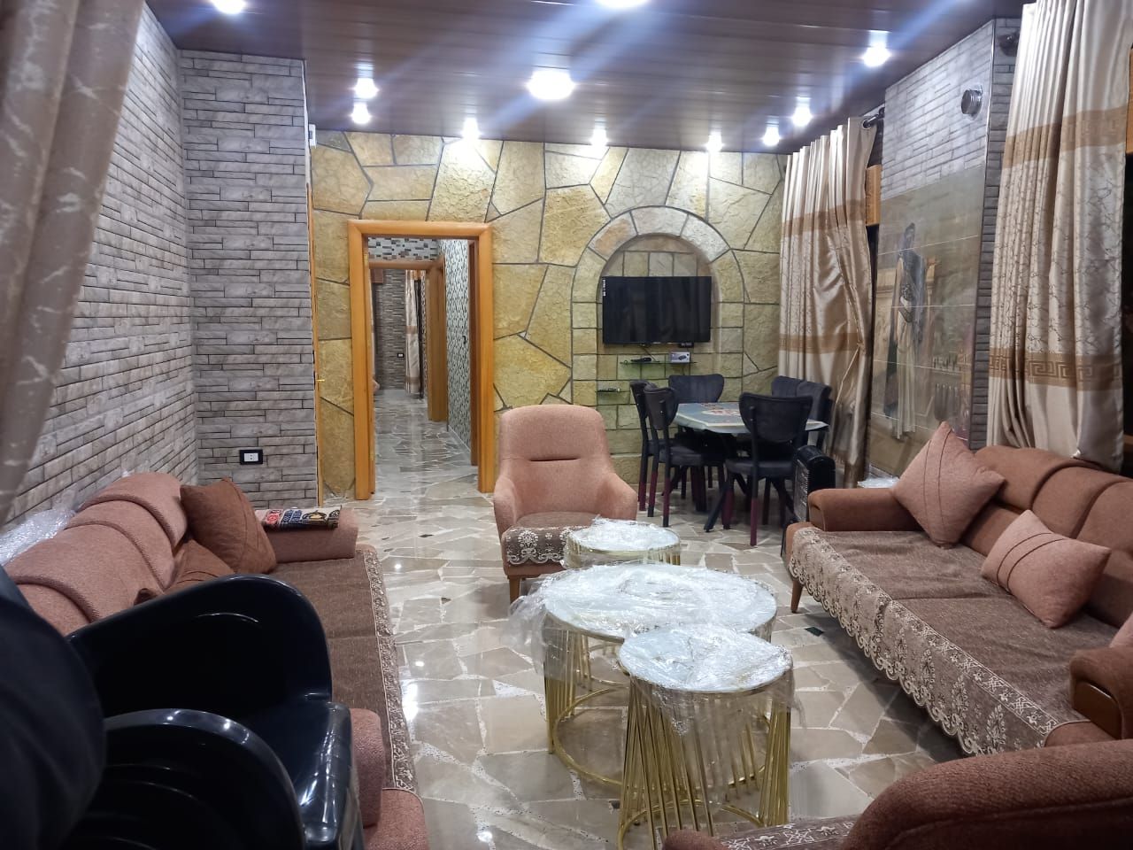 شقة عائلية في صلنفه مع إطلالة جبلية