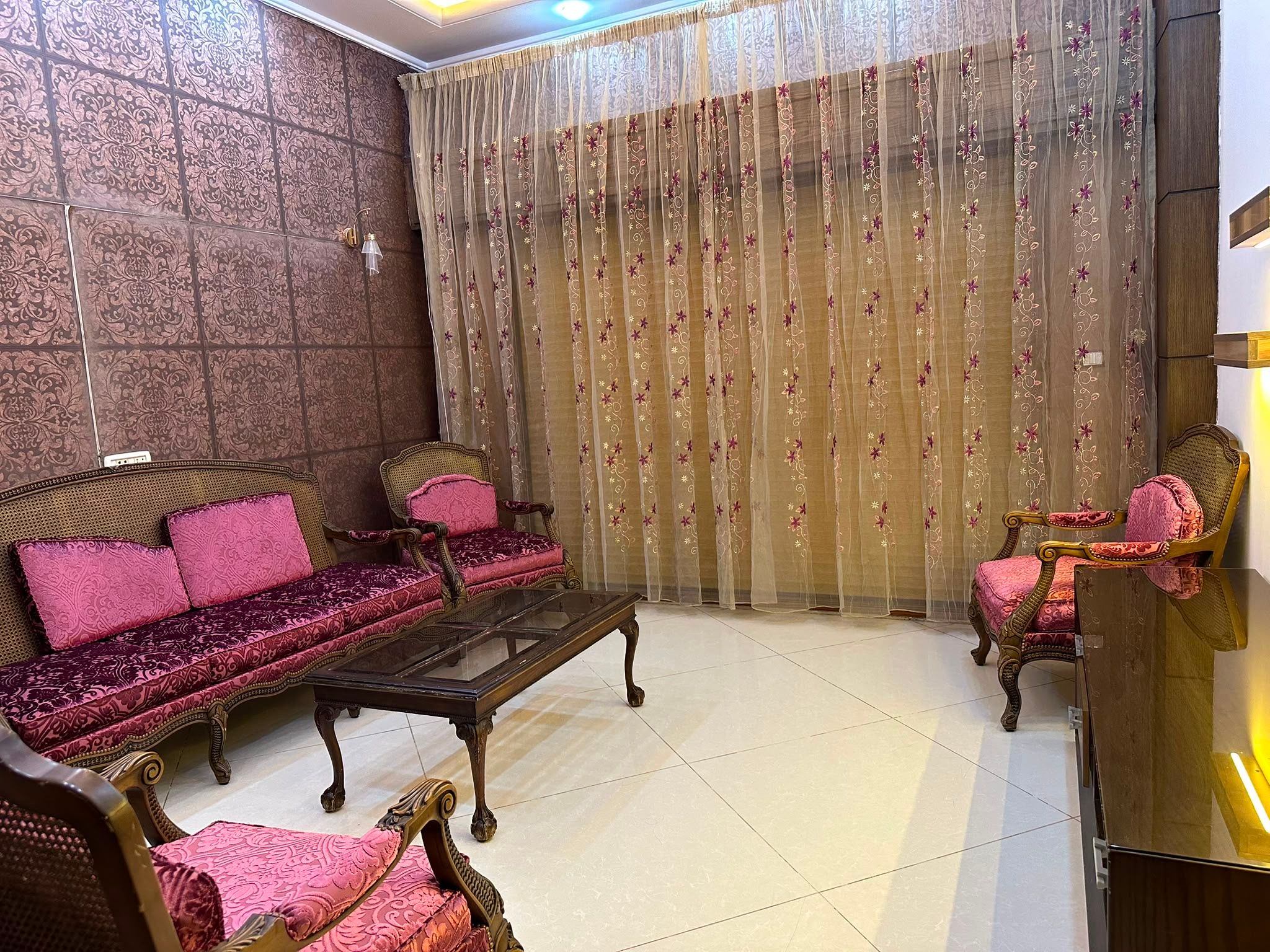 شقة عائلية غرفتين نوم وراحة كاملة