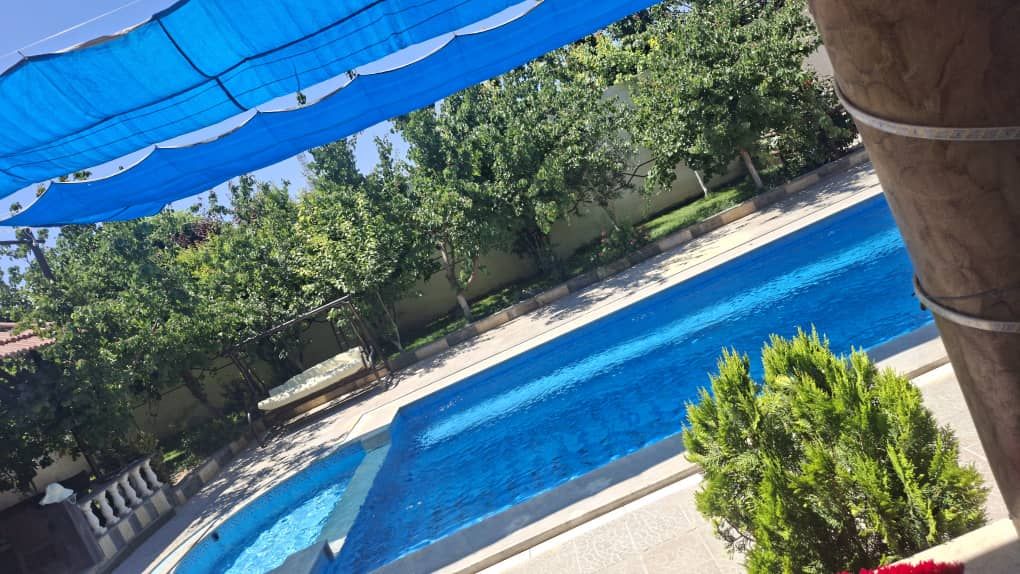 فيلا بحديقة وحمام سباحة