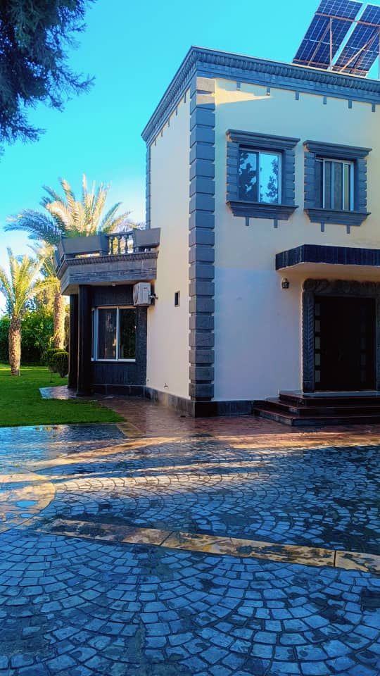 Spacious 4-Bedroom Villa with Pool & Garden 