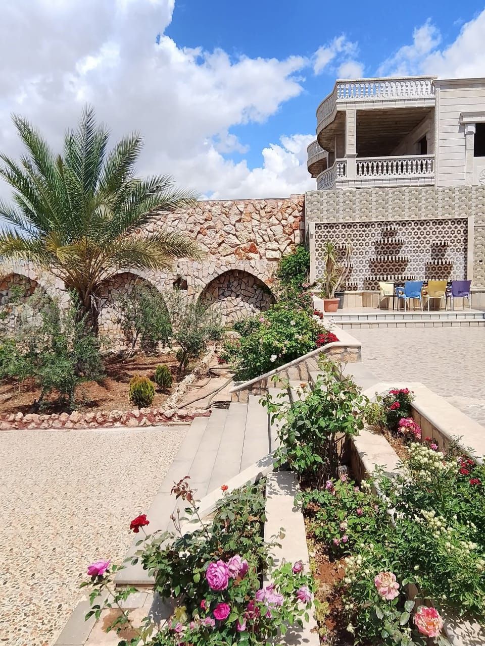 Villa with Pool & Garden