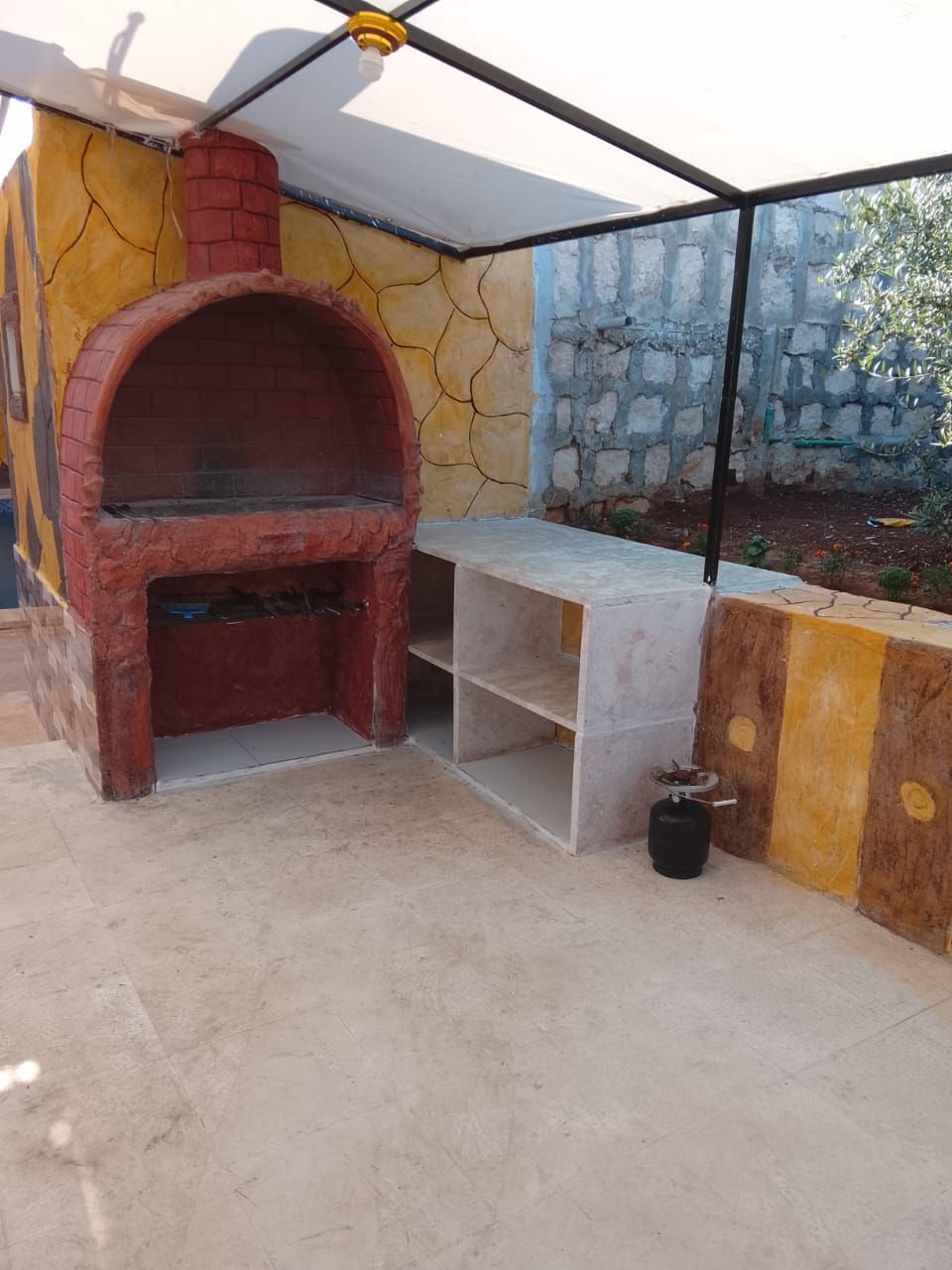 Villa with Garden, Pool & BBQ
