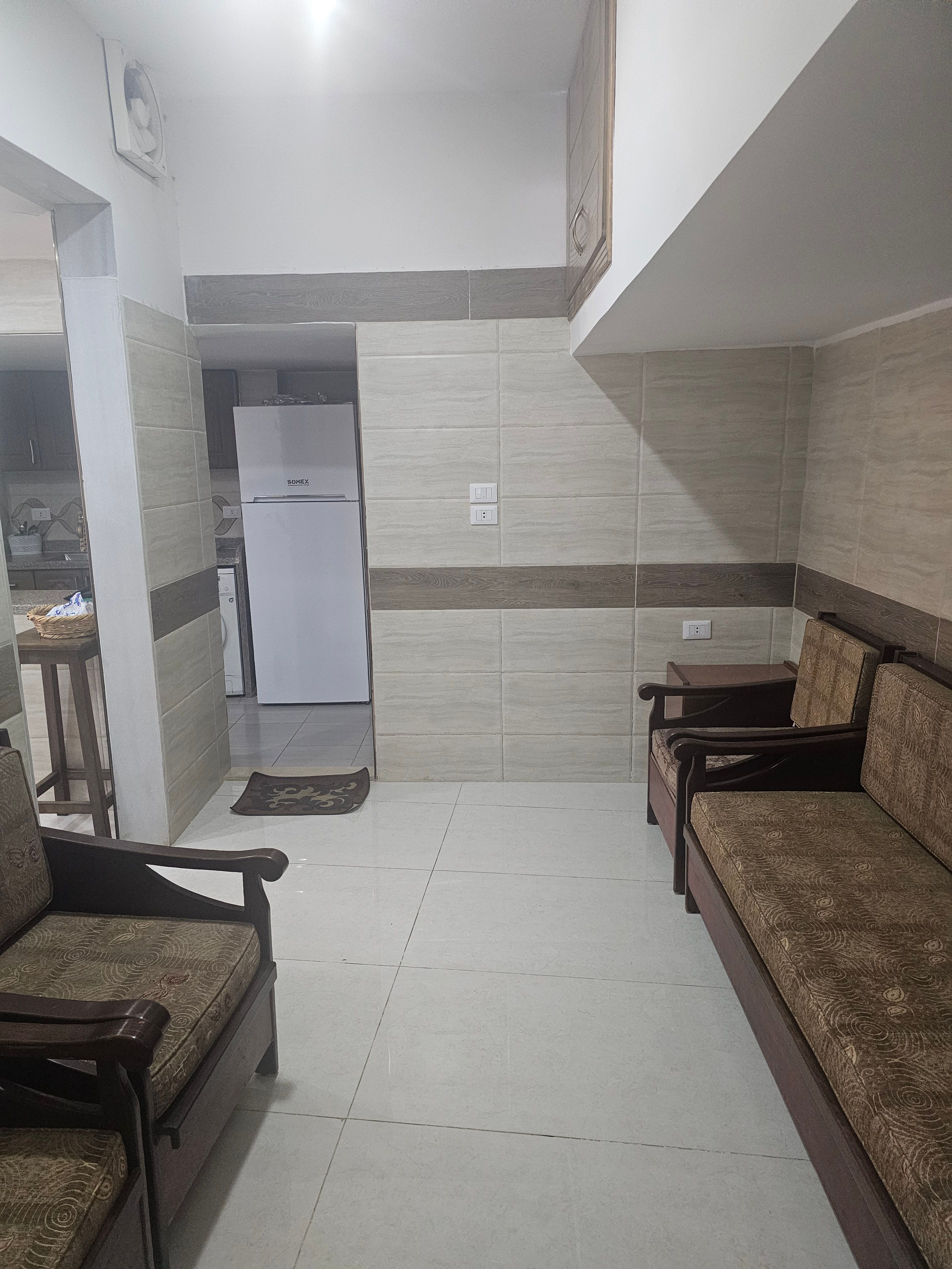 Cozy 2-Bedroom Apartment with Garden