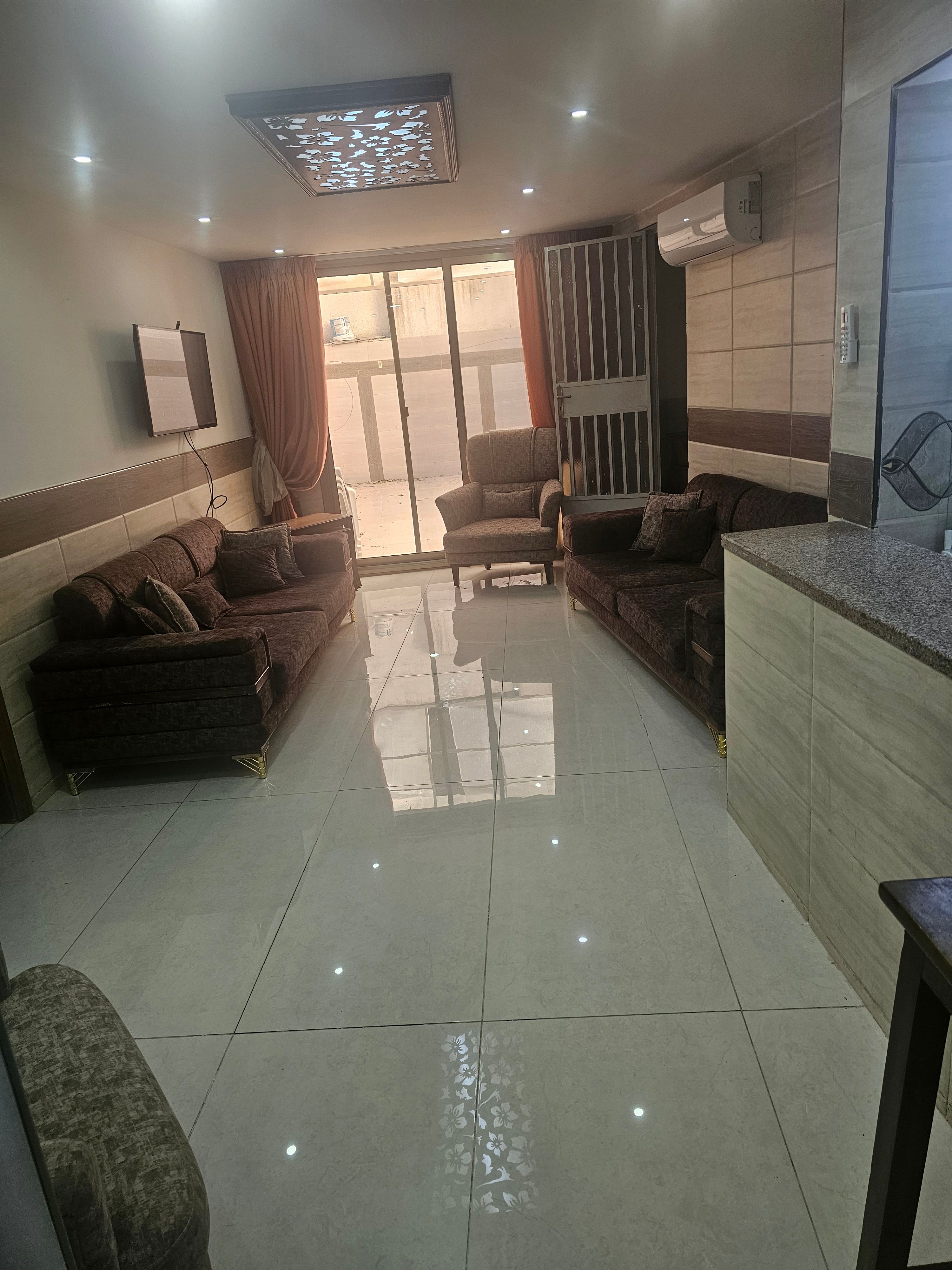 Cozy 2-Bedroom Apartment with Garden