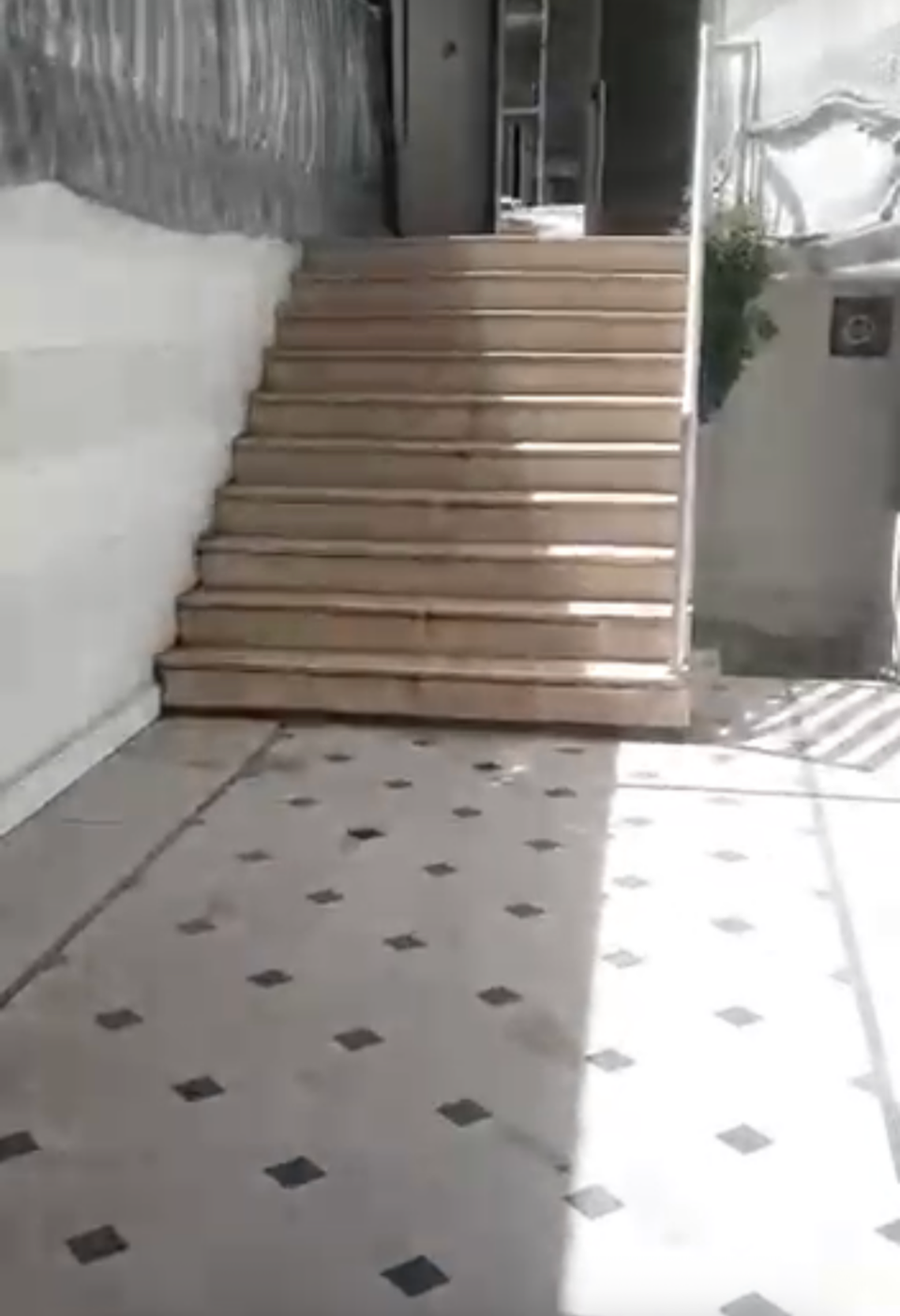 استوديو دافئ في عمرو بن كلثوم، دمشق